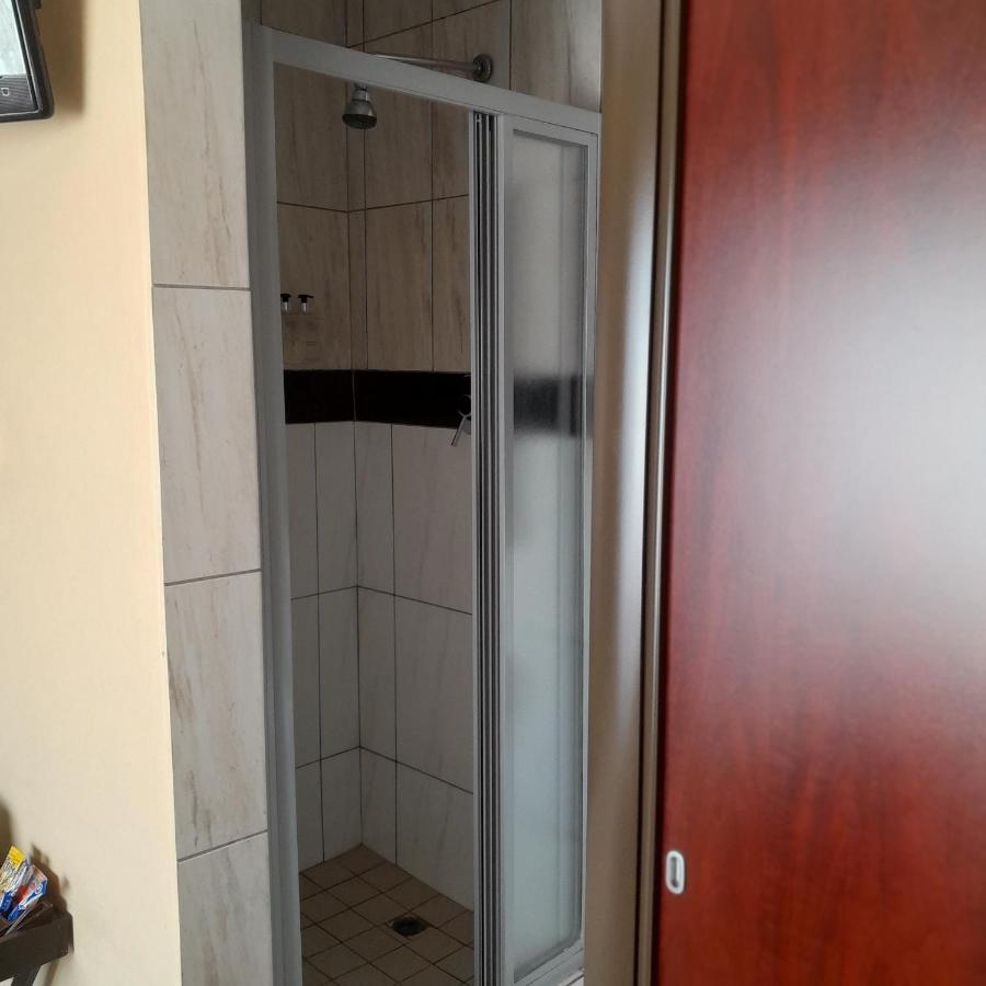 The Shamrock Hotel Полокване Екстер'єр фото